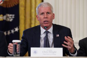 США поки не готові супроводжувати танкери через Ормузьку протоку