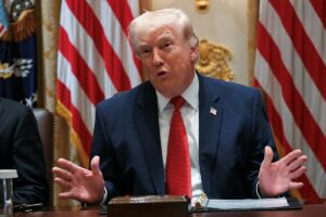 Трамп: Ми можемо захопити нафту в Ірані