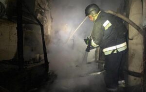 У Запоріжжі після удару росіян загорілась АЗС