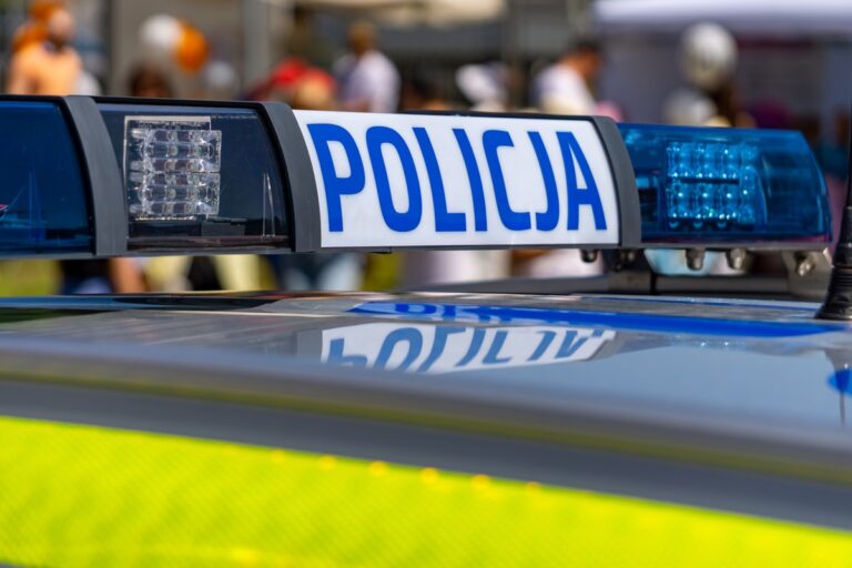 Українка організувала схему фальших віз для білорусів у Польщі