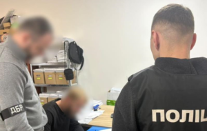 Військові незаконно звільнилися зі служби та отримали 100 000 грн виплат