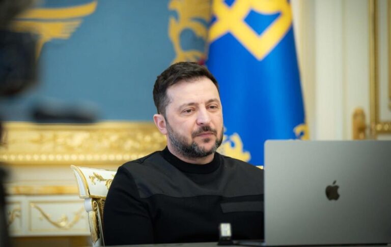 Зеленський анонсував розмову з представниками США