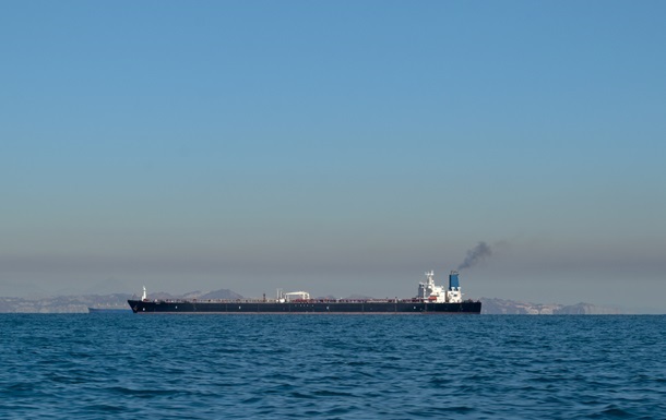 “Зомбі-танкери” прориваються через Ормузьку протоку – ЗМІ