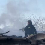 На Сумщині росіяни знову завдали удару по житловому сектору: рятувальники ліквідували пожежу