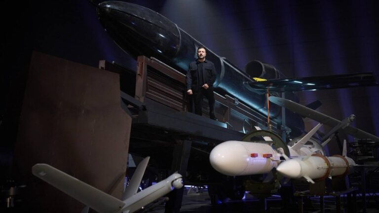 Володимир Зеленський привітав працівників оборонно-промислового комплексу з професійним днем