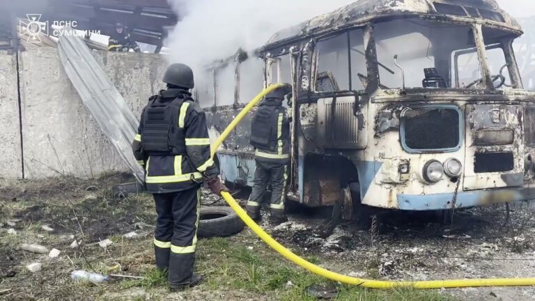 рф знову атакувала Сумщину: співробітники ДСНС працювали на місцях влучань