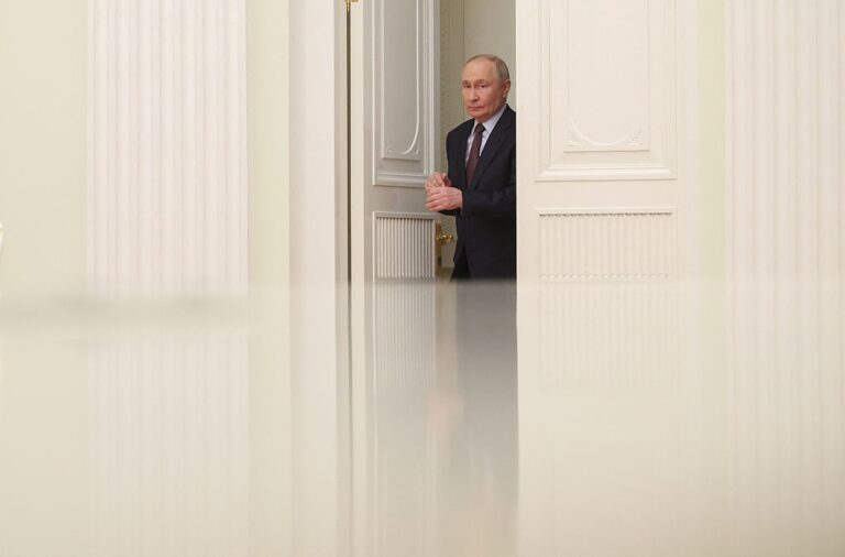 Інтернет і війна. У Путіна падає рейтинг