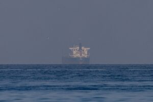 Іран надумав стягувати оплату з танкерів у криптовалюті