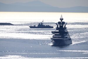 Іран пропустив яхту російського олігарха через Ормуз