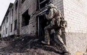 Кількість російських атак на фронті зменшилася