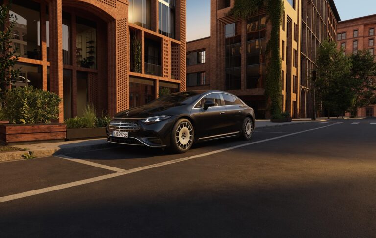 Mercedes-Benz представив оновлений EQS