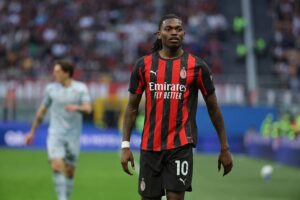 Нападник Мілана став ціллю Баварії та Барселони