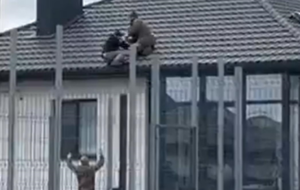 Під Луцьком військовий ТЦК скинув чоловіка з даху