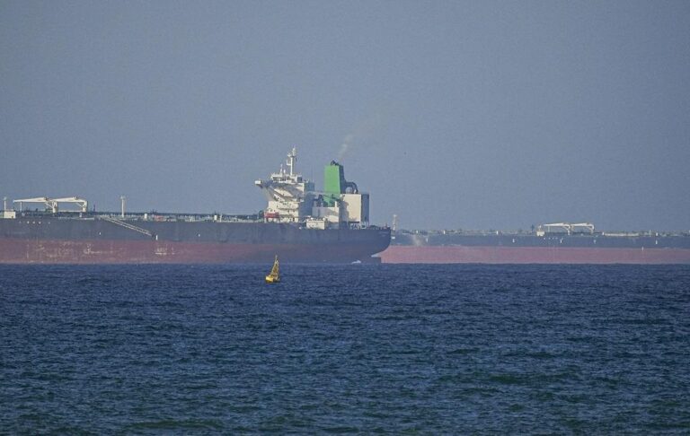 Південна Корея домовилась про поставки нафти в обхід Ормузькій протоці