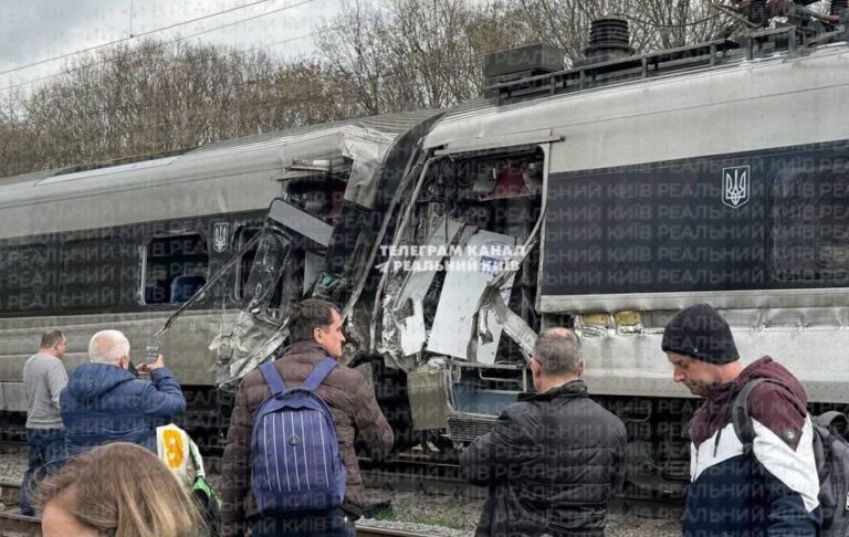 Поїзд Інтерсіті+ потрапив в аварії на Вінниччині