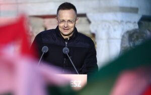 Проросійський Сійярто матиме місце в новому парламенті Угорщини