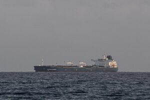 Російський фрегат провів “тіньові” танкери через Ла-Манш