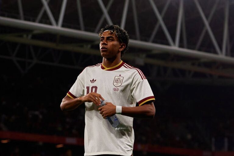 Серед 21-річних футболістів світу обрали найкращого