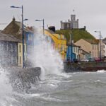 Шторм Дейв залишив тисячі домівок в Ірландії без світла