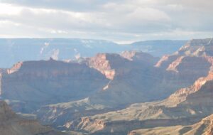 Свята 1 травня 2026 року: іменини, традиції