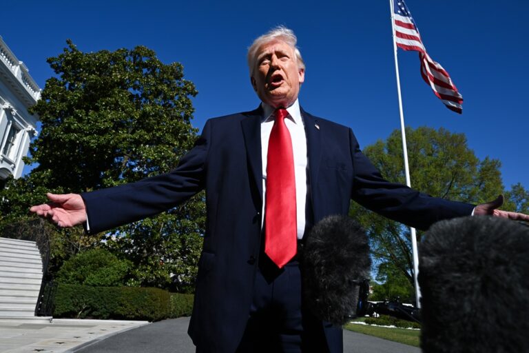 Трамп прокоментував переговори з Іраном і пригрозив Китаю