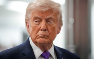 Трамп прокоментував збиття в Ірані літака США