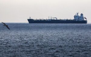 Трамп заявив про початок розмінування Ормузької протоки