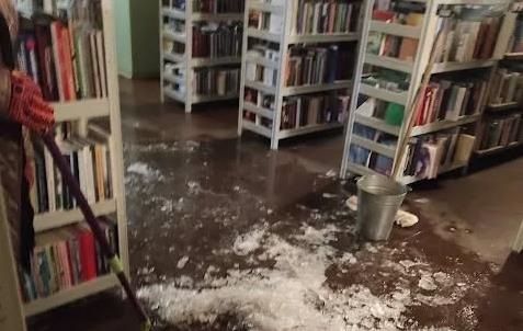 У Києві пошкоджено Книжкову палату: під загрозою знищення 15 мільйонів книг