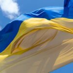 У Києві приспустили головний прапор України