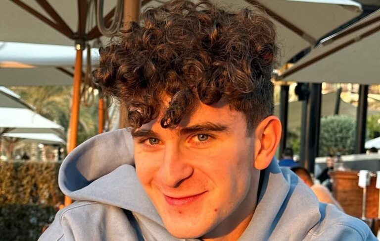 Український блогер-мільйонник зрікся України та одружився з росіянкою в РФ