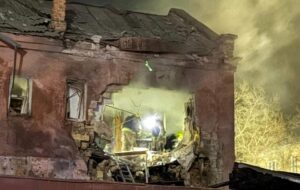 В Одесі БПЛА влучили у житлові будинки