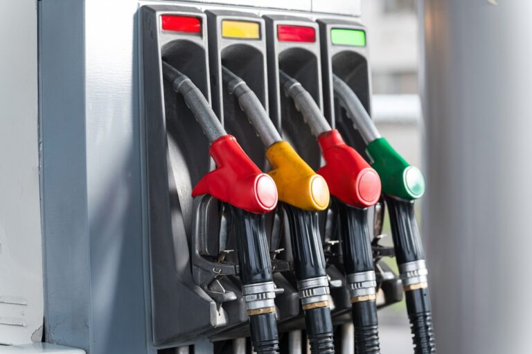 В Україні знизилися ціни на пальне