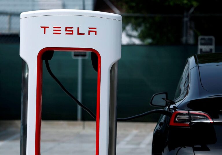 В Європі зросла кількість реєстрацій електрокарів Tesla