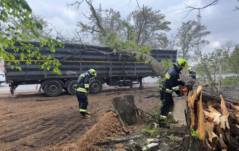 Відключення охопили більшість областей України