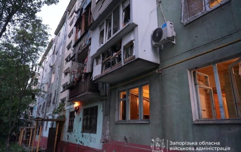 Атака на Запоріжжя: з’явилися фото наслідків
