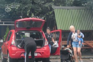Чоловіка, який намагався продати дитину за кордон, засудили на 10 років