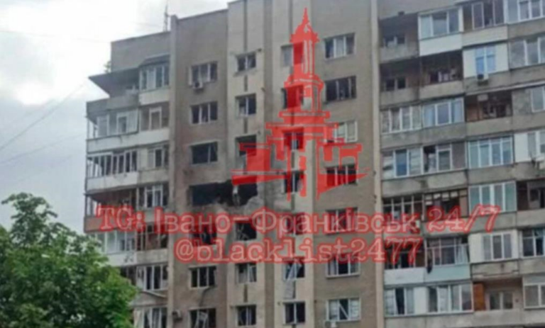 Дрон влучив у багатоповерхівку в Івано-Франківську
