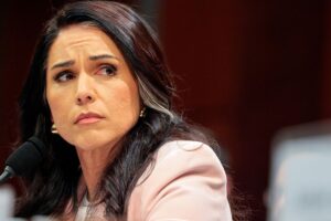 Глава Нацрозвідки США подала у відставку