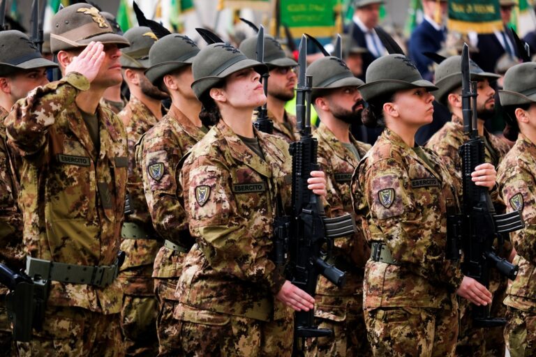 Італія напрявляє до Румунії військову місію