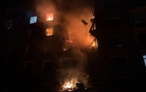 Конотоп опинився під потужною атакою дронів РФ
