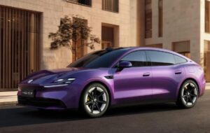 MG представила нове флагманське авто 07 у Китаї