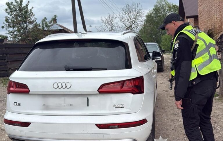 На Львівщині чоловік відкрив вогонь із рушниці по авто опонента