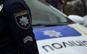 У Львові чоловік влаштував стрілянину на зупинці – соцмережі
