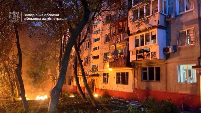 У Запоріжжі через атаку БПЛА горіла п&rsquo;ятиповерхівка