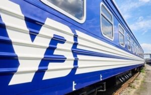 Укрзалізниця розгортає понад 800 модульних укриттів
