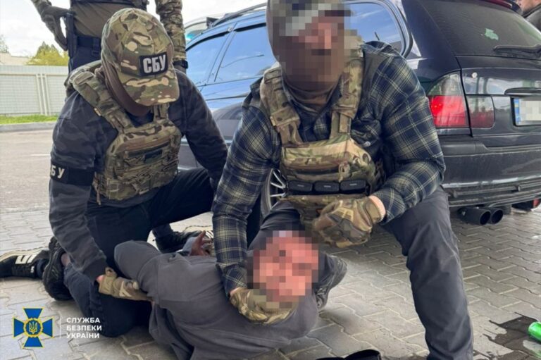 Викрито вісім масштабних схем “ухилентів”