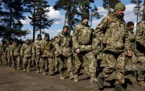 Військовий збір йтиме на зарплати ЗСУ: Рада підтримала законопроєкт