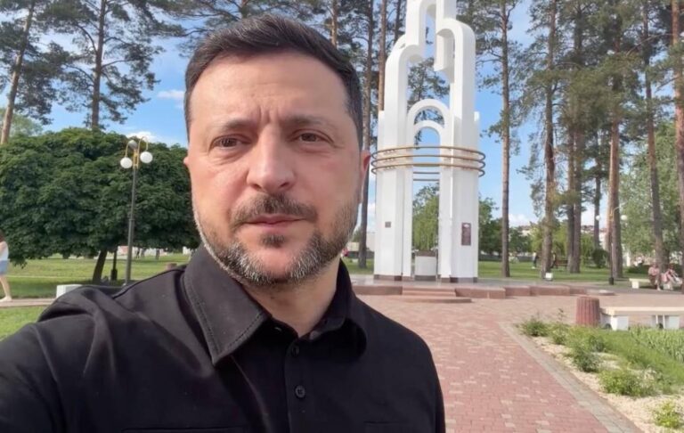 Загроза з Білорусі: Зеленський прибув у Славутич