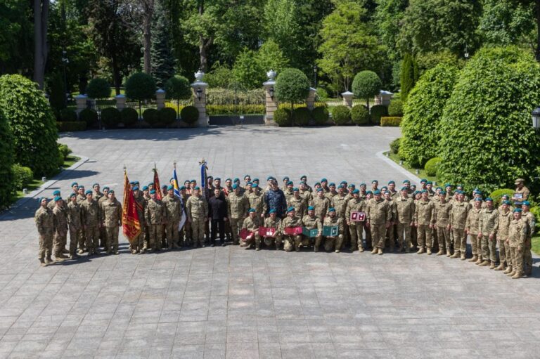 Зеленський привітав морпіхів зі святом