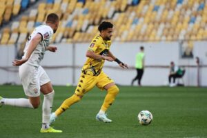 Зоря впоралася з Рухом у важкому матчі